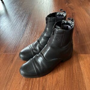 Ariat Black Leather Heritage IV Zip Paddock 9.5B Women’s Boots